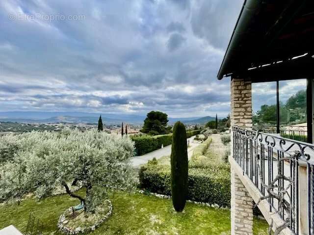 Maison à SAINT-SATURNIN-LES-APT