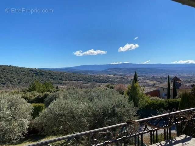 Maison à SAINT-SATURNIN-LES-APT