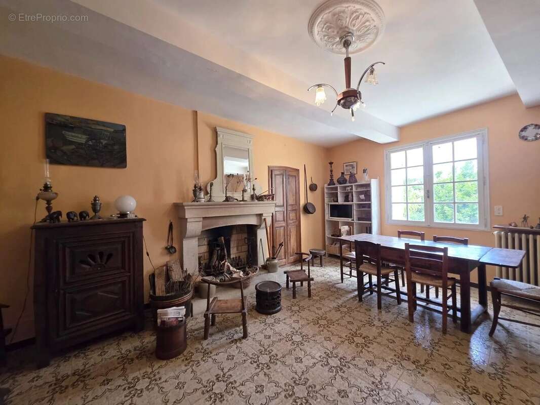 Maison à SAINT-SATURNIN-LES-APT