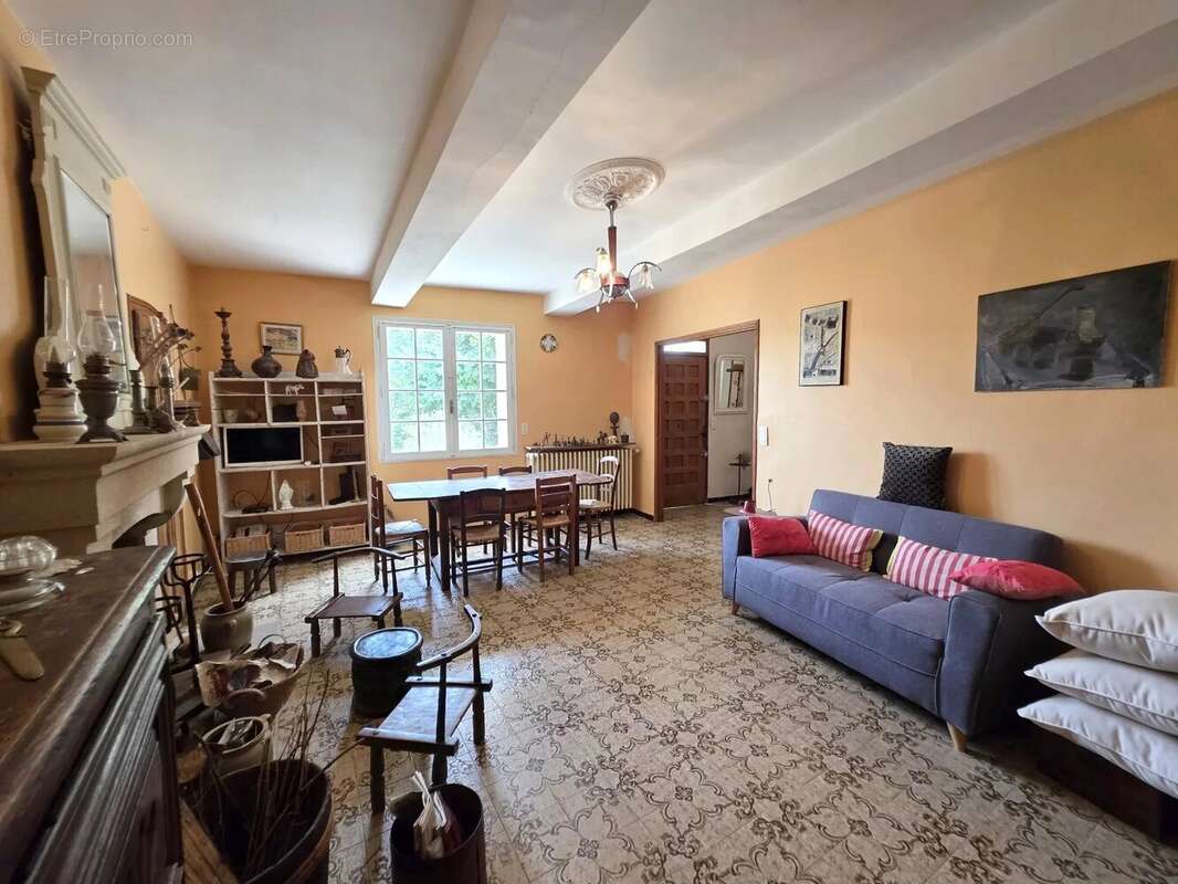 Maison à SAINT-SATURNIN-LES-APT