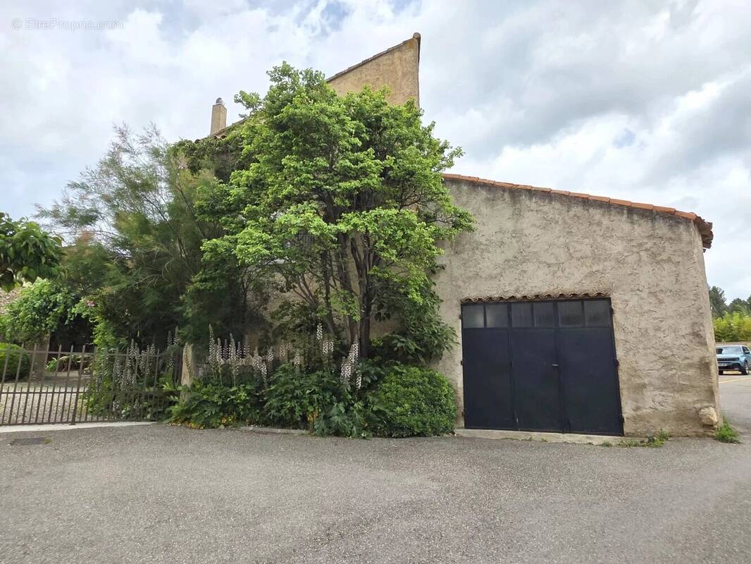 Commerce à SAINT-SATURNIN-LES-APT