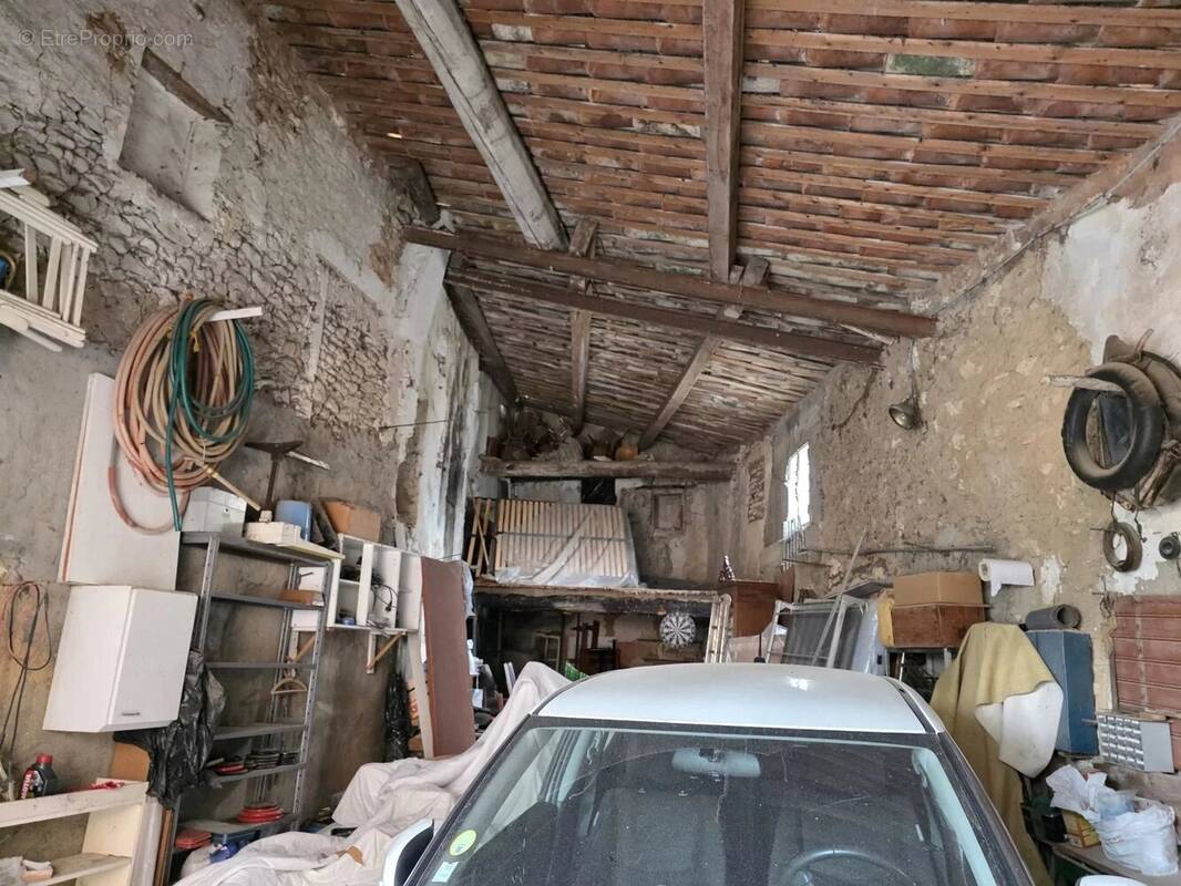 Maison à SAINT-SATURNIN-LES-APT