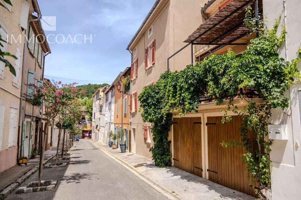 Maison à COLLOBRIERES