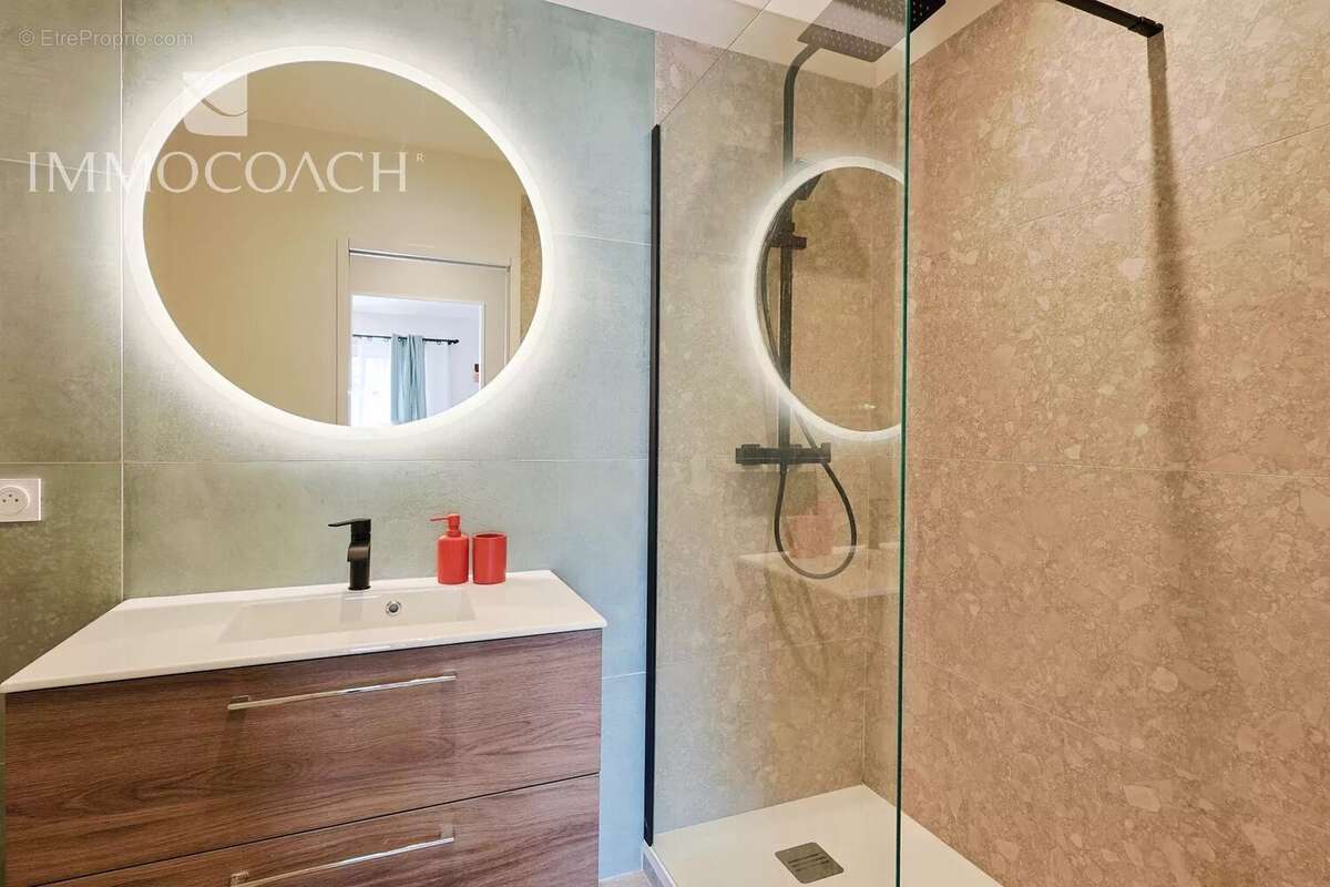 Maison à COLLOBRIERES