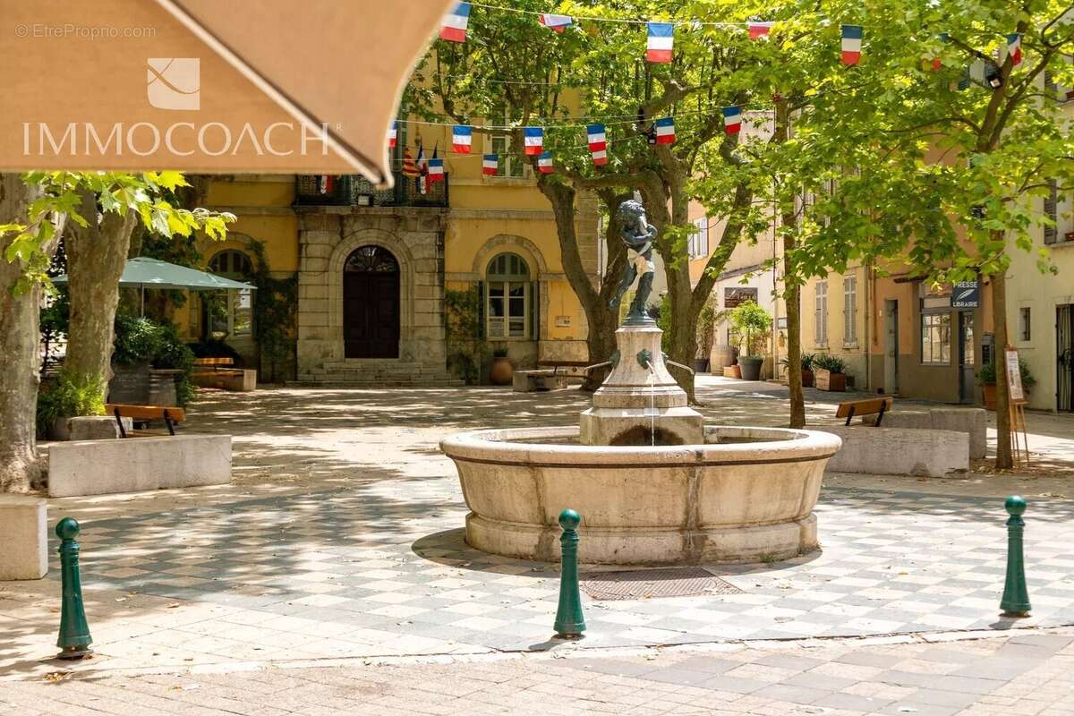 Maison à COLLOBRIERES