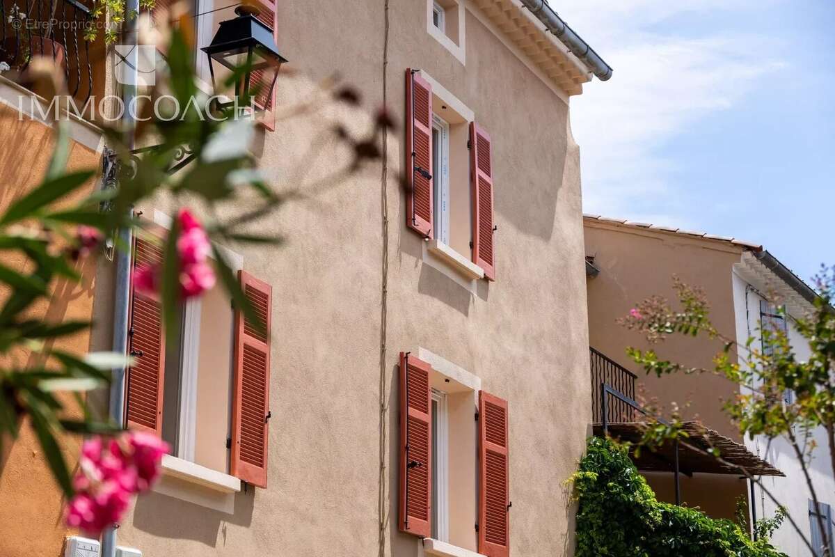 Maison à COLLOBRIERES