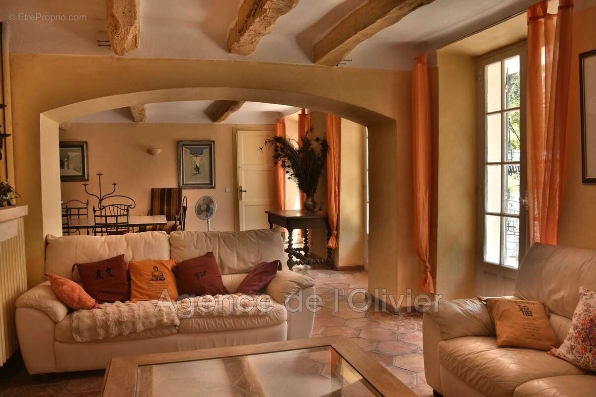 Maison à MOUANS-SARTOUX