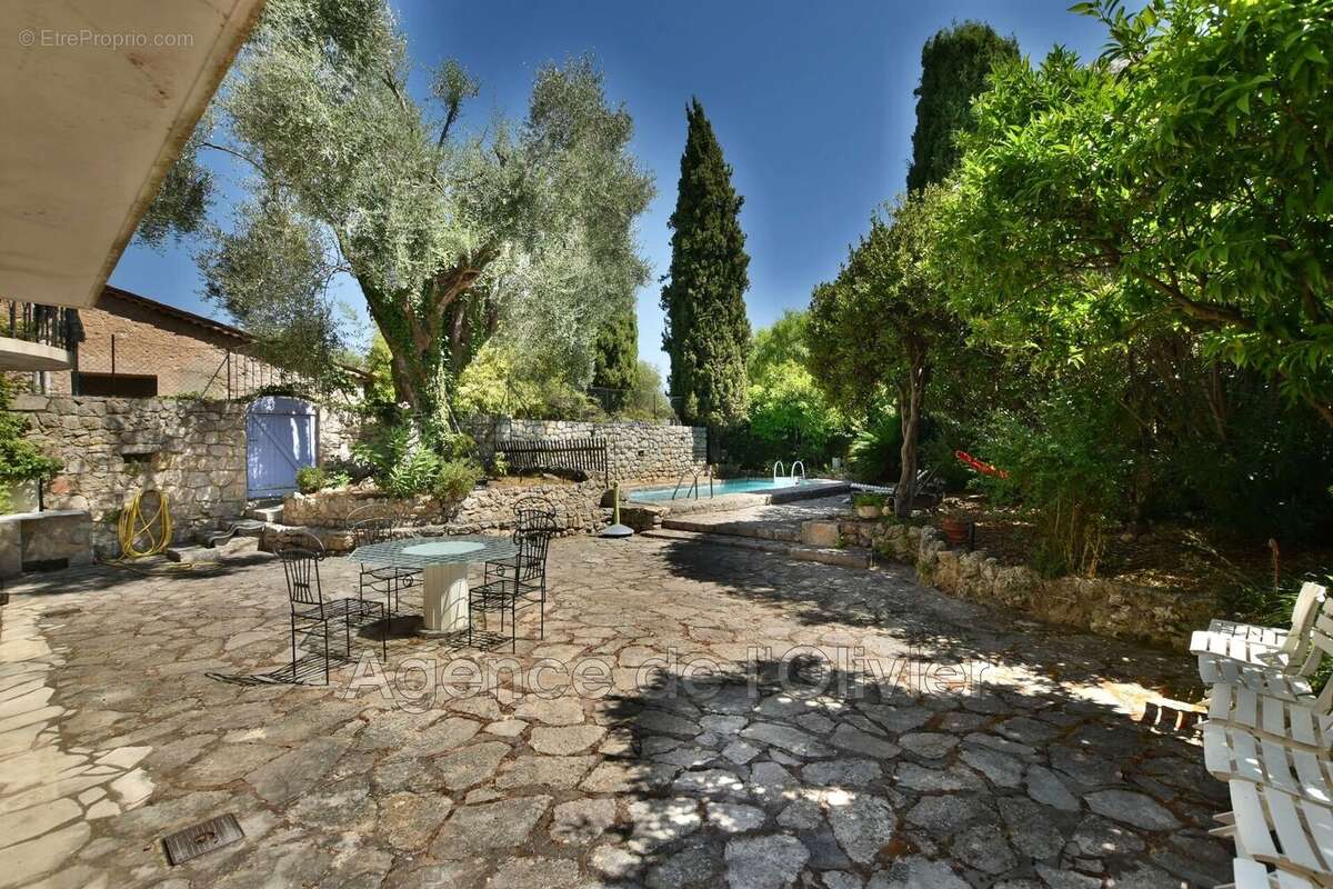 Maison à MOUANS-SARTOUX