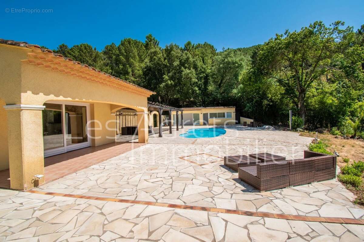 Maison à LES ADRETS-DE-L&#039;ESTEREL