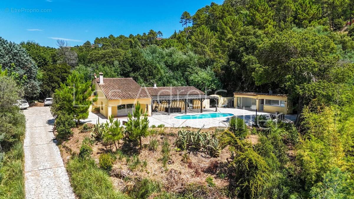 Maison à LES ADRETS-DE-L&#039;ESTEREL