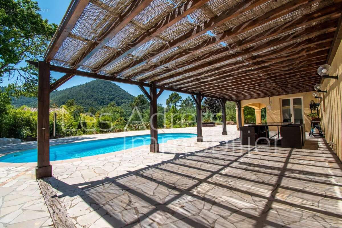 Maison à MANDELIEU-LA-NAPOULE