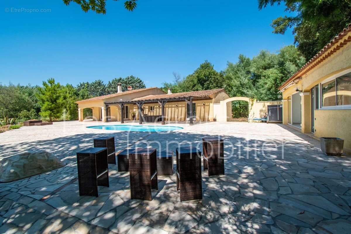 Maison à MANDELIEU-LA-NAPOULE