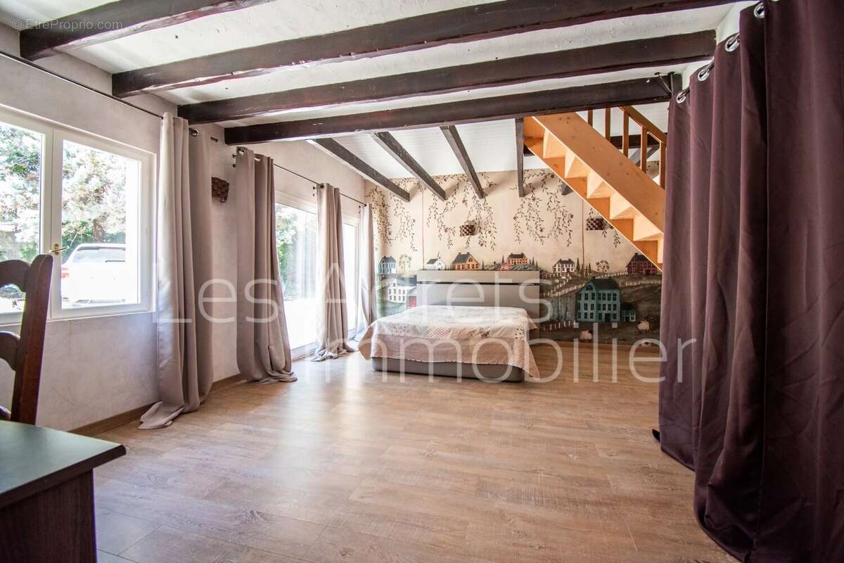 Maison à MANDELIEU-LA-NAPOULE