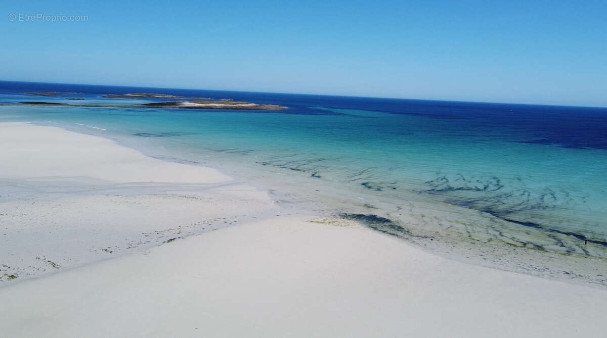 Terrain à LAMPAUL-PLOUDALMEZEAU