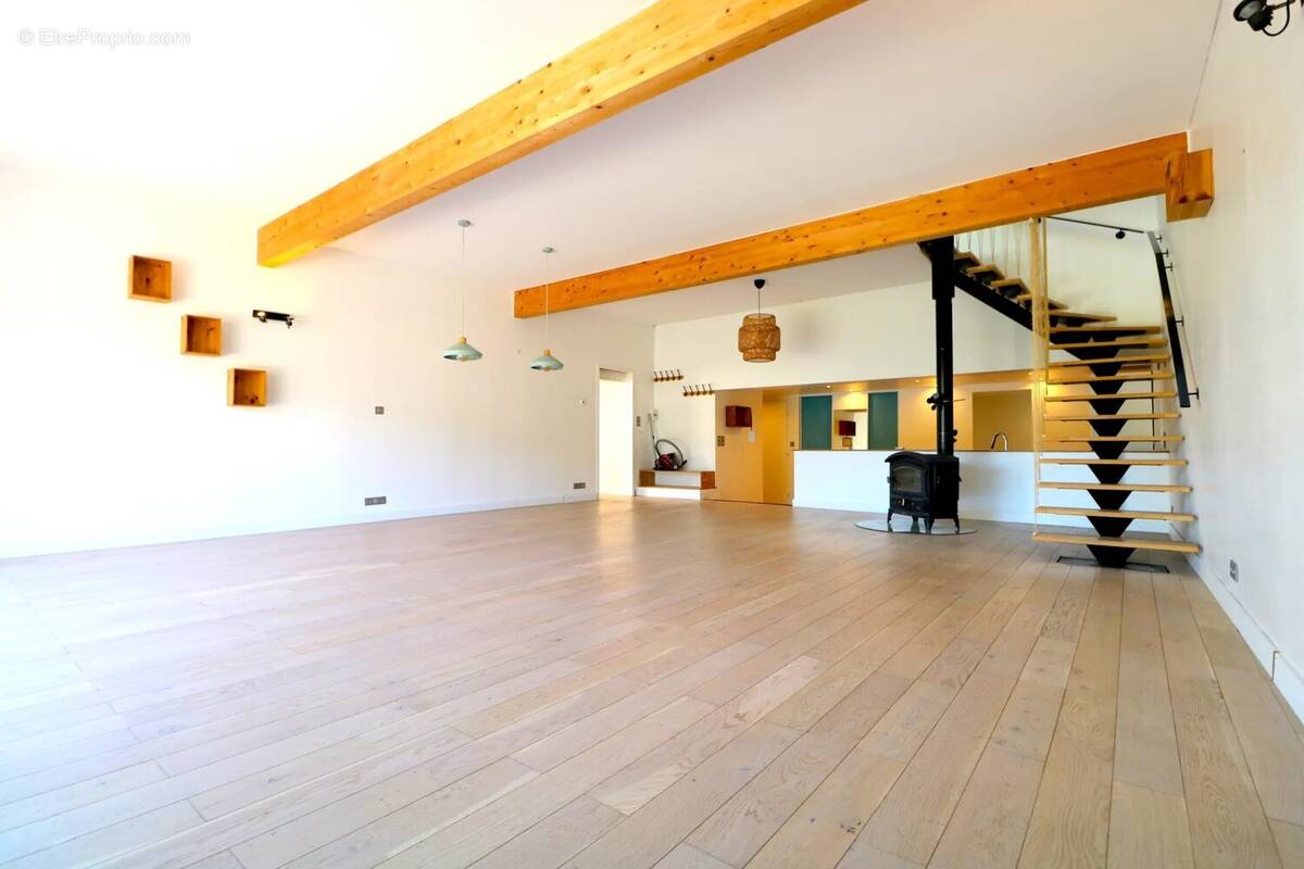 Maison à SAINT-MARTIN-EN-HAUT