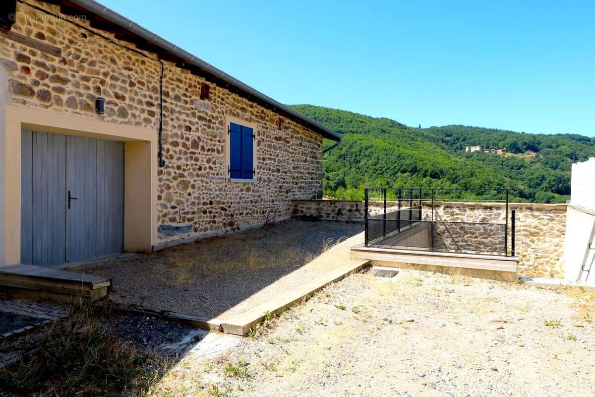 Maison à SAINT-MARTIN-EN-HAUT