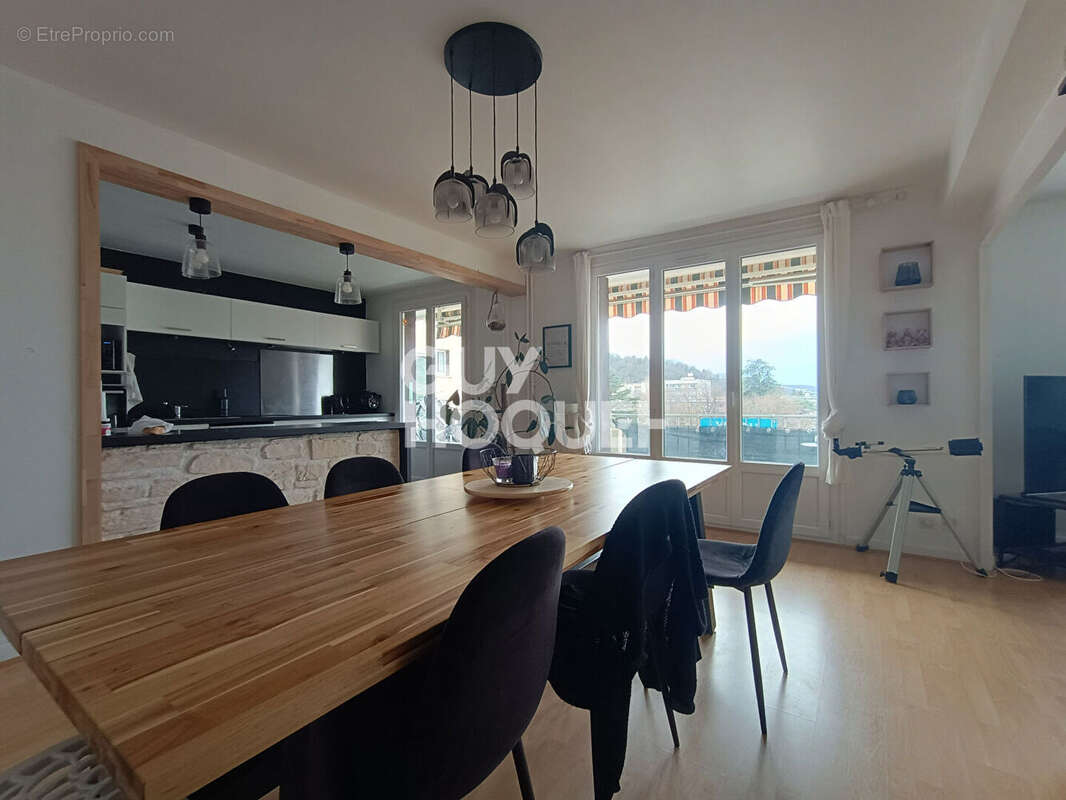 Appartement à BOURGOIN-JALLIEU