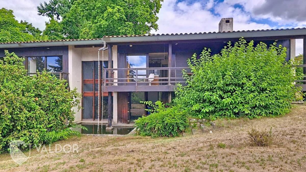 Maison à MONTMERLE-SUR-SAONE