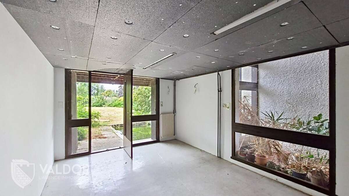 Maison à MONTMERLE-SUR-SAONE