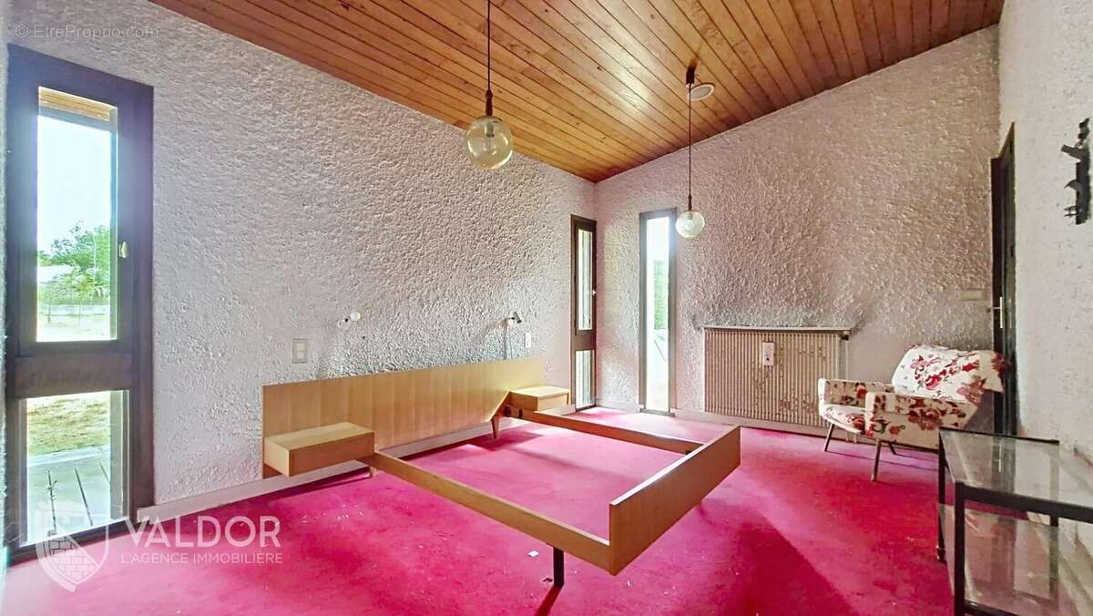 Maison à MONTMERLE-SUR-SAONE