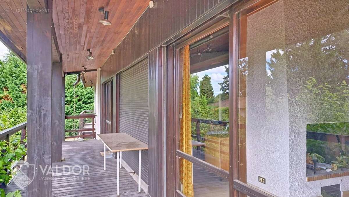 Maison à MONTMERLE-SUR-SAONE