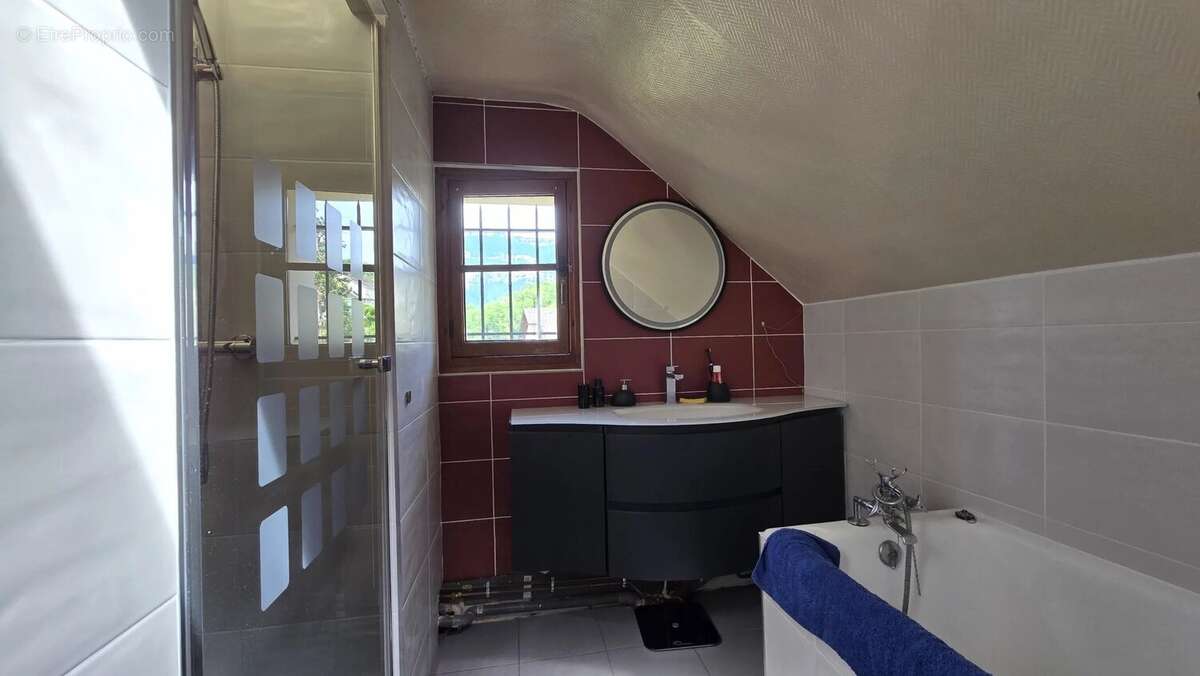 Maison à VIVIERS-DU-LAC