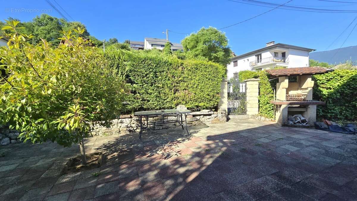 Maison à VIVIERS-DU-LAC