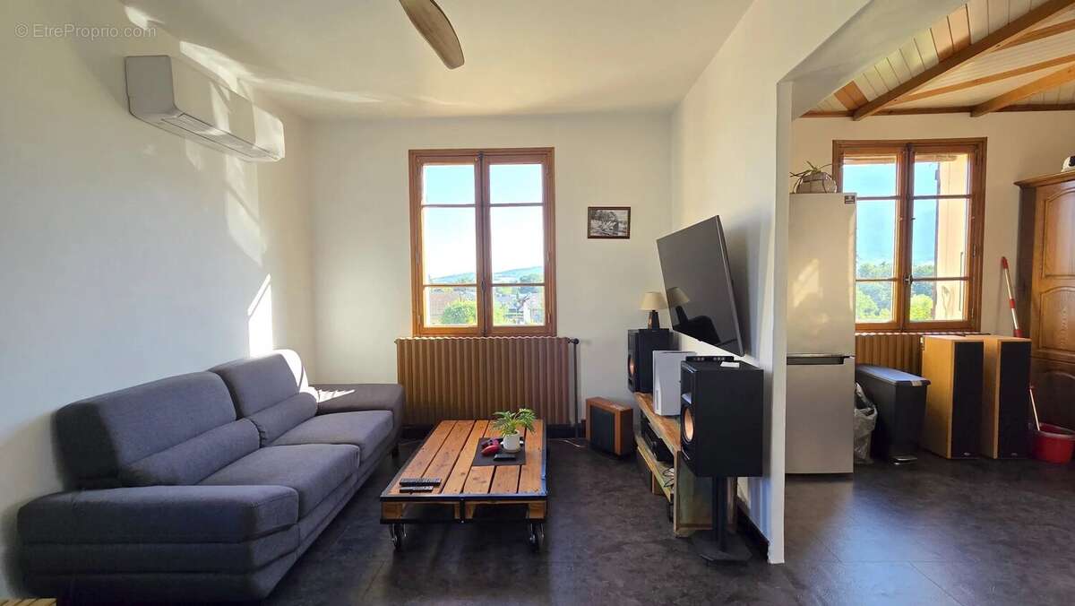 Maison à VIVIERS-DU-LAC