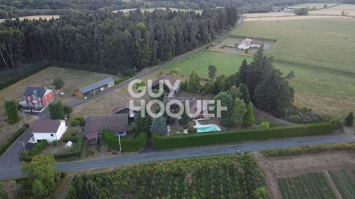 Maison à SAINT-HILAIRE-LES-MONGES