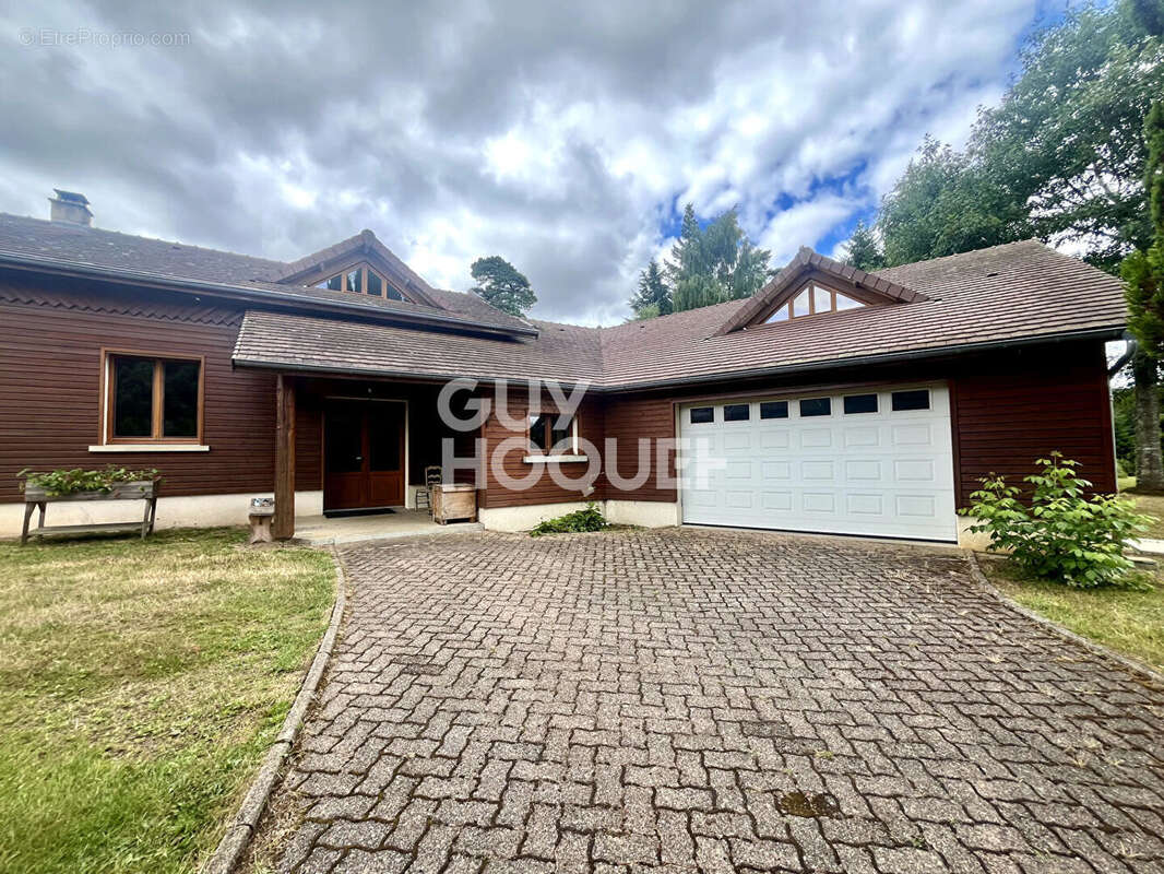 Maison à SAINT-HILAIRE-LES-MONGES