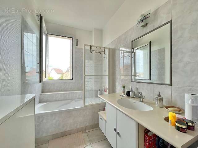 Appartement à MAISONS-ALFORT