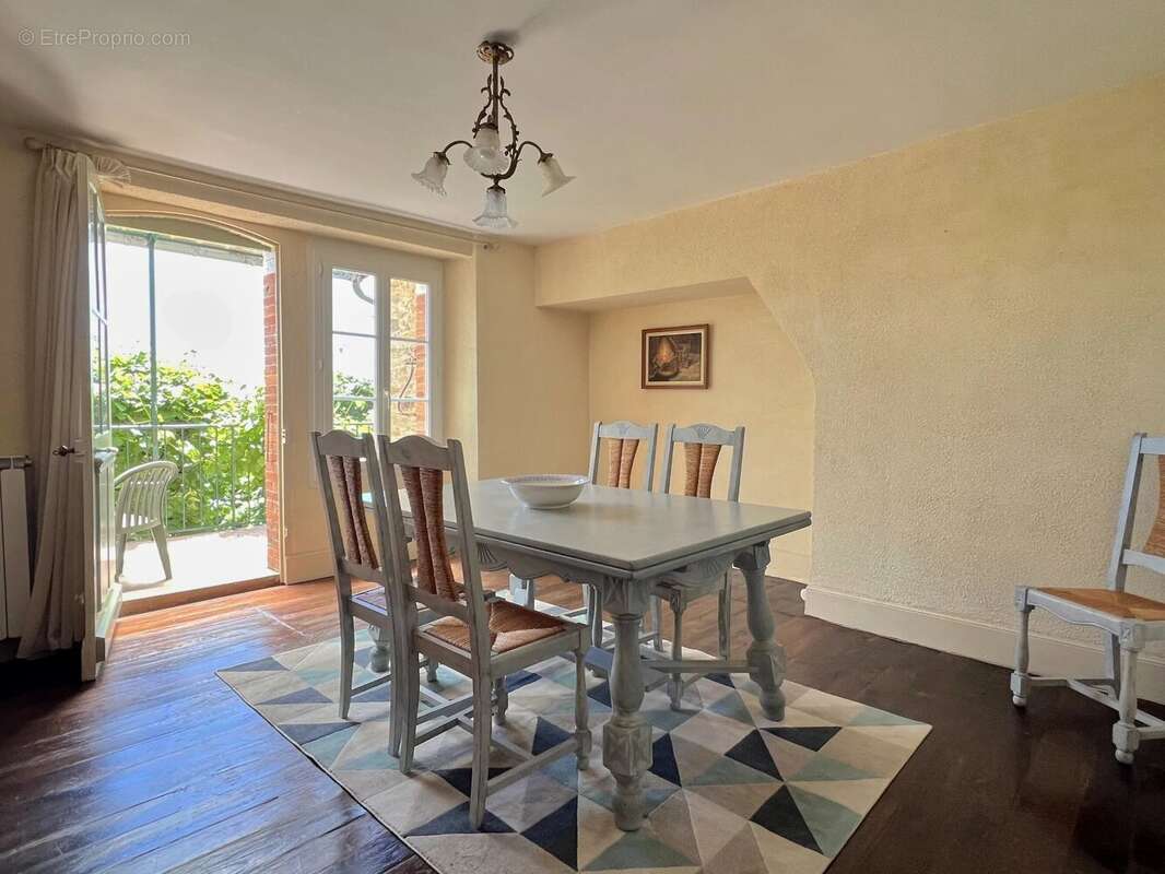 Maison à MONTREDON-LABESSONNIE