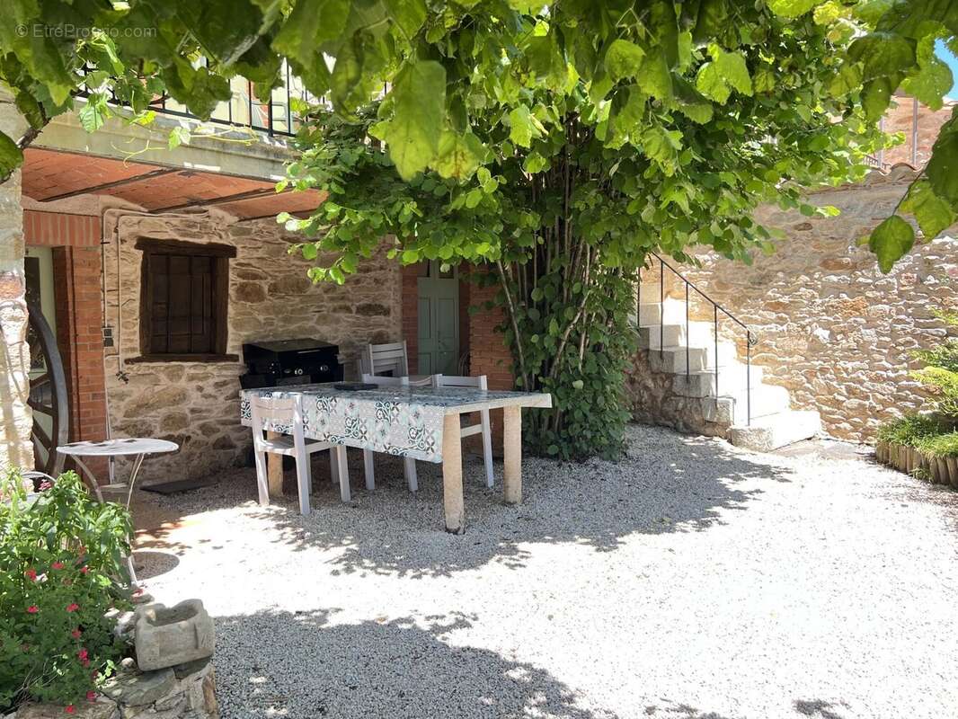 Maison à MONTREDON-LABESSONNIE