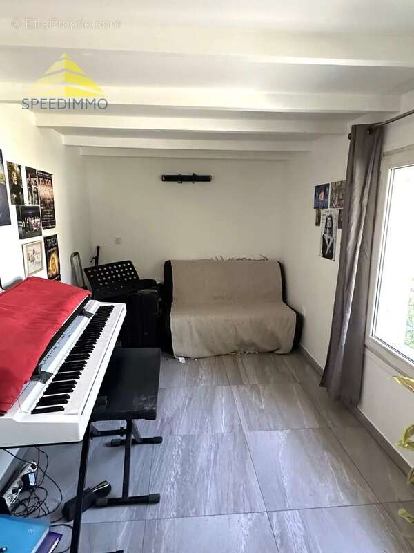 Maison à COMBS-LA-VILLE