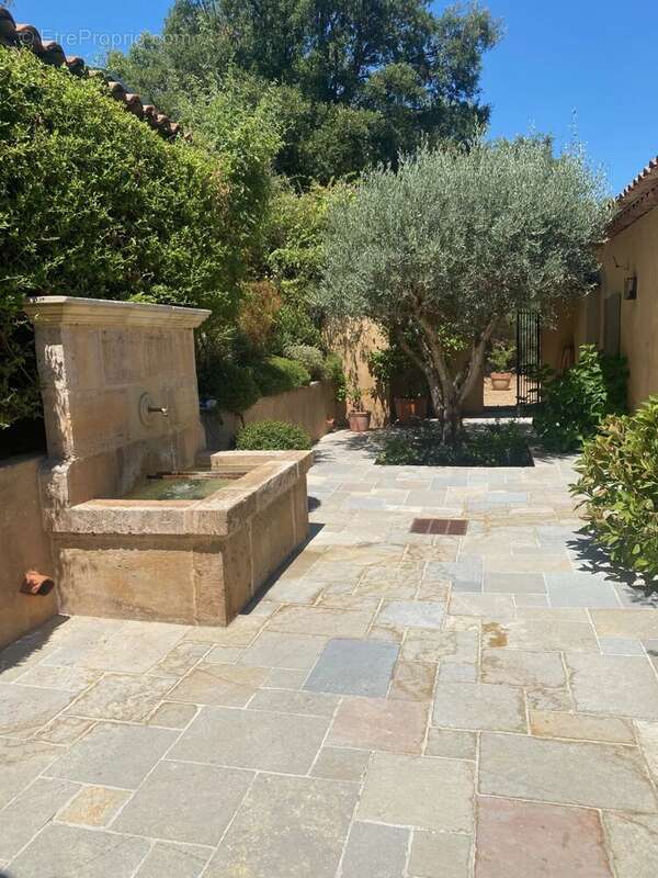 Maison à LA GARDE-FREINET