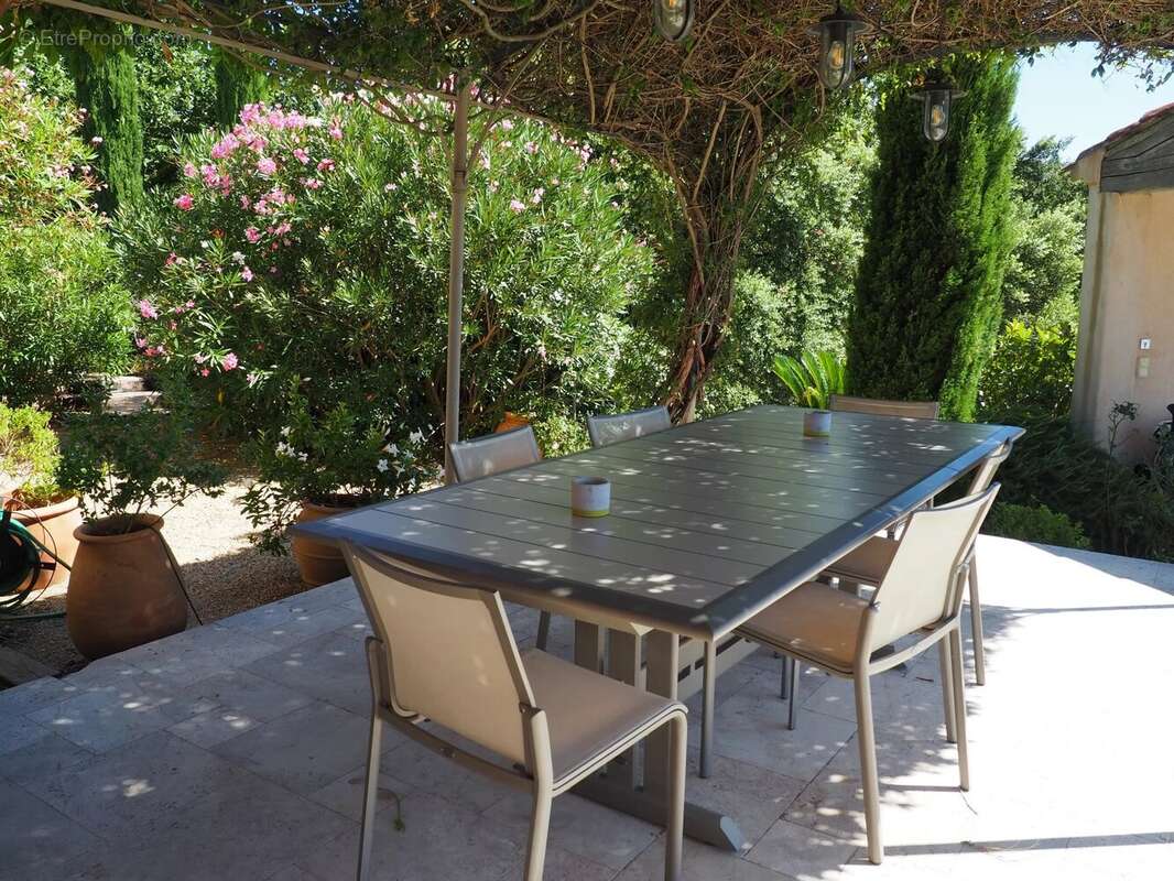 Maison à LA GARDE-FREINET