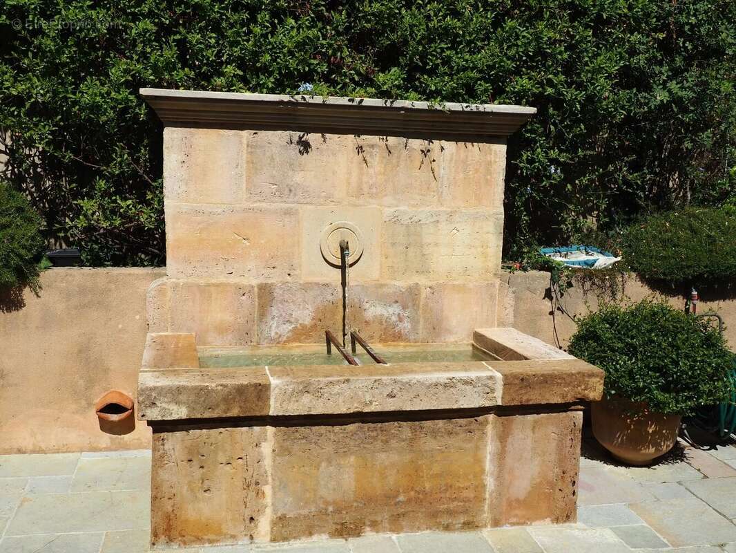 Maison à LA GARDE-FREINET