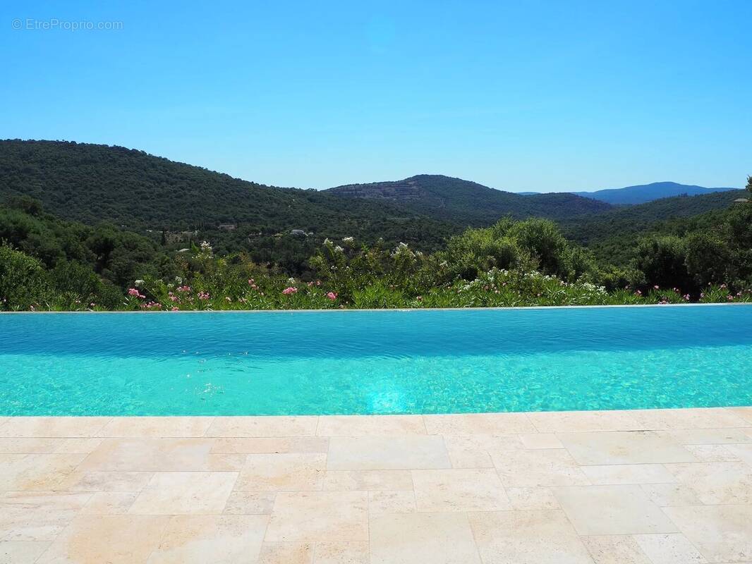 Maison à LA GARDE-FREINET