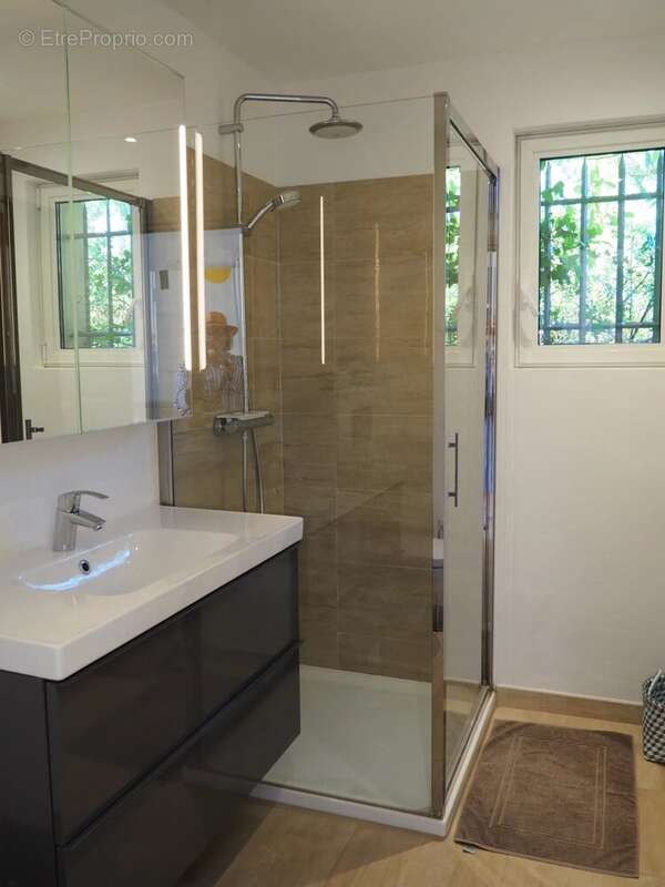 Maison à LA GARDE-FREINET