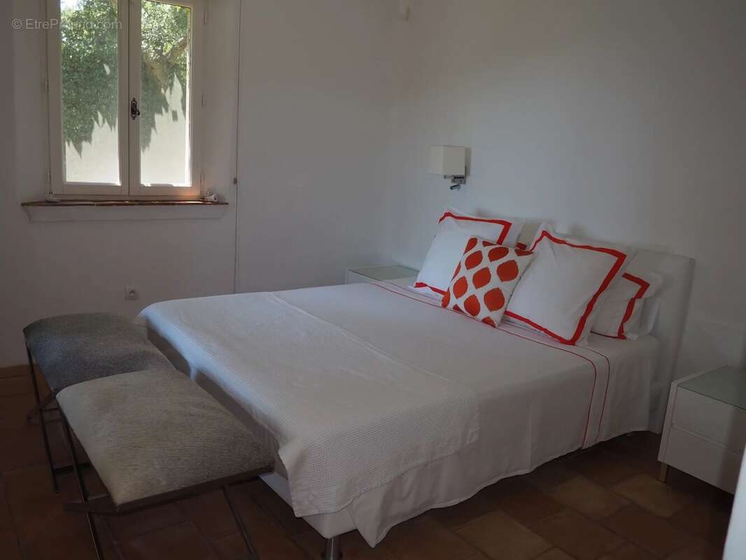 Maison à LA GARDE-FREINET