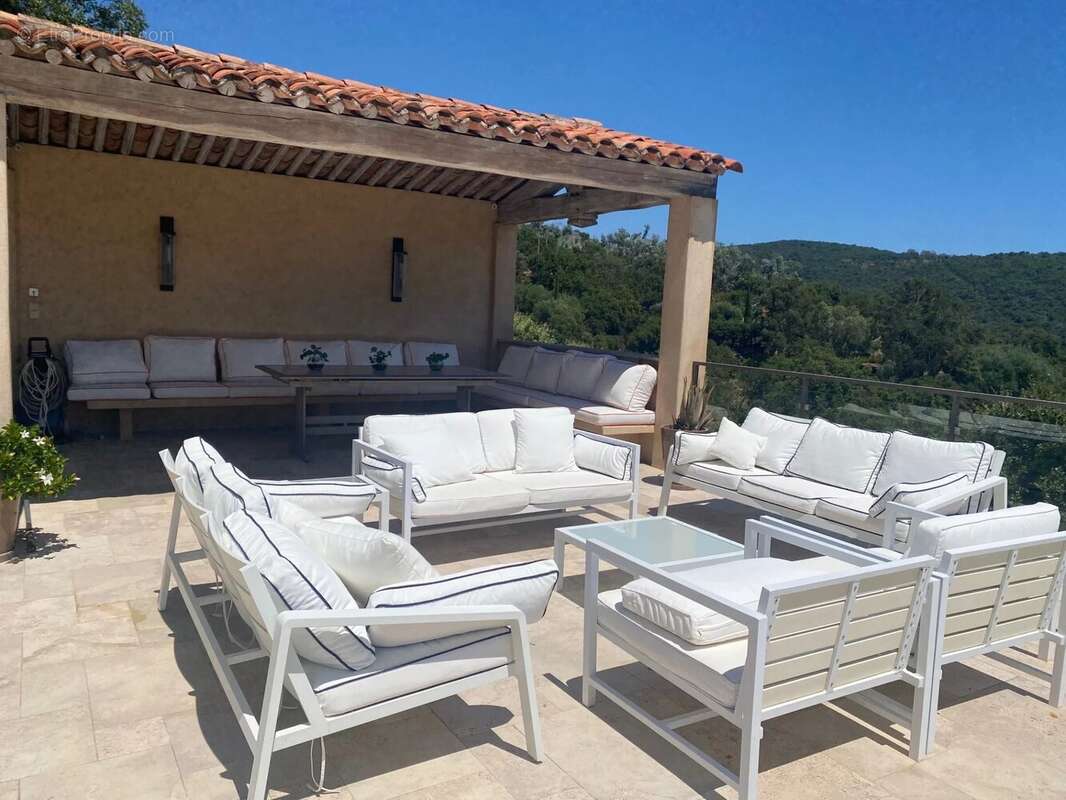 Maison à LA GARDE-FREINET