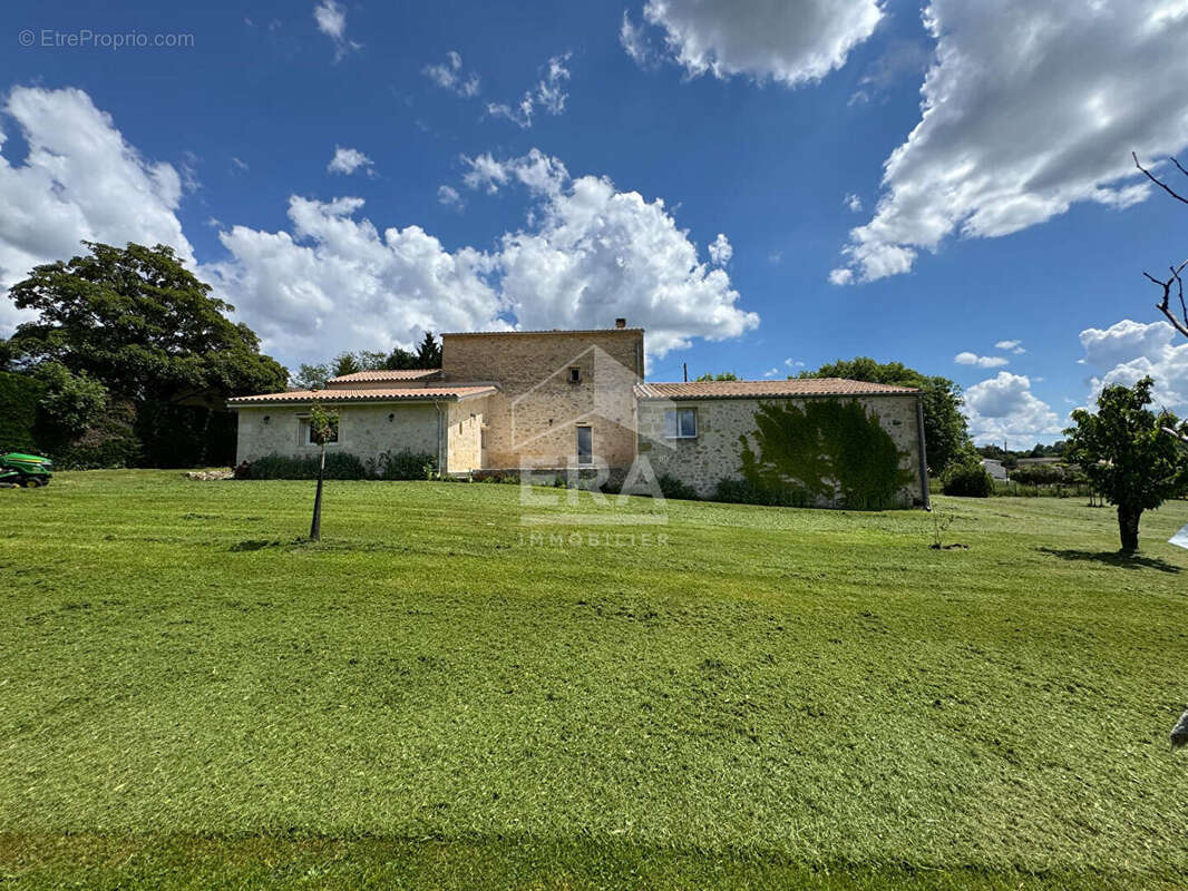 Maison à MONTPON-MENESTEROL