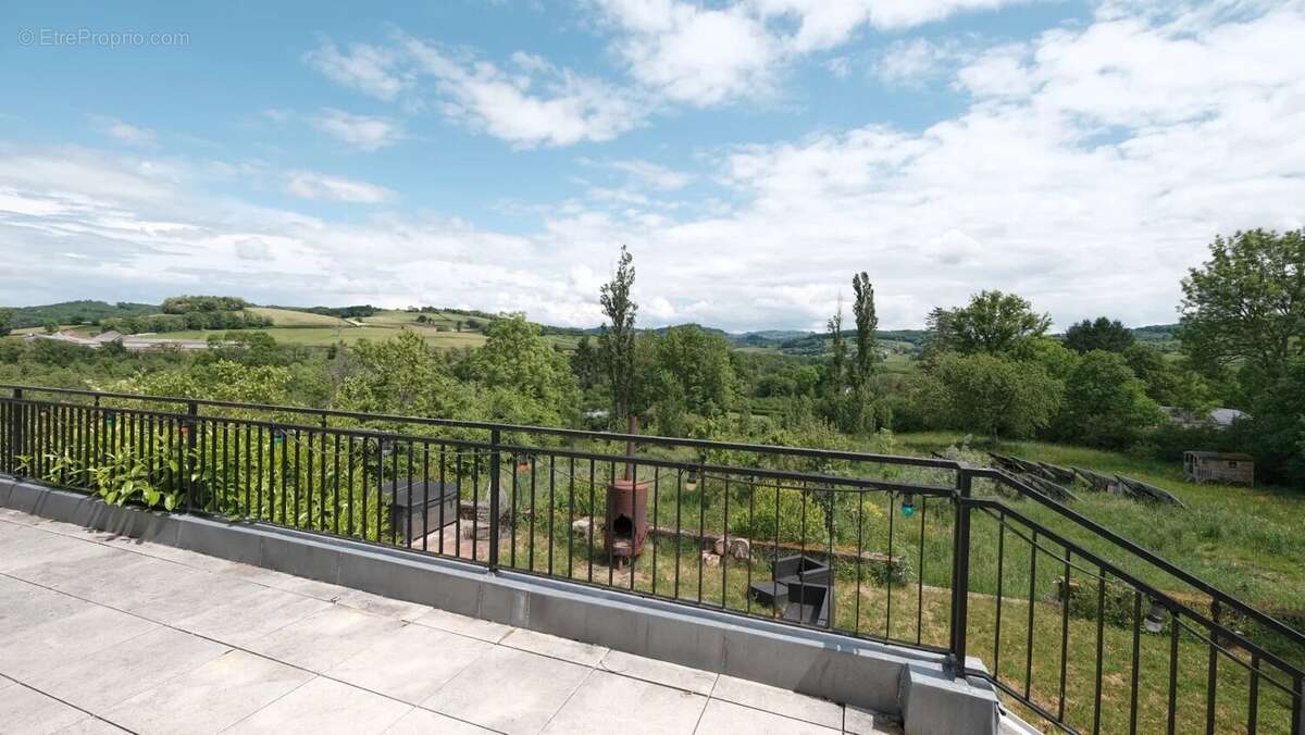 Maison à MONTIGNY-EN-MORVAN