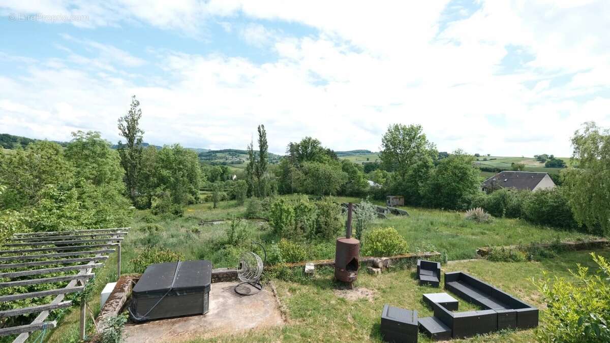 Maison à MONTIGNY-EN-MORVAN