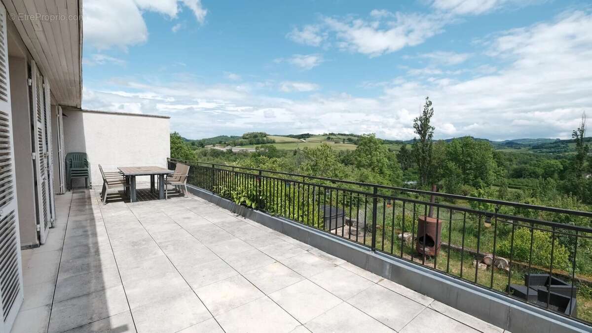 Maison à MONTIGNY-EN-MORVAN