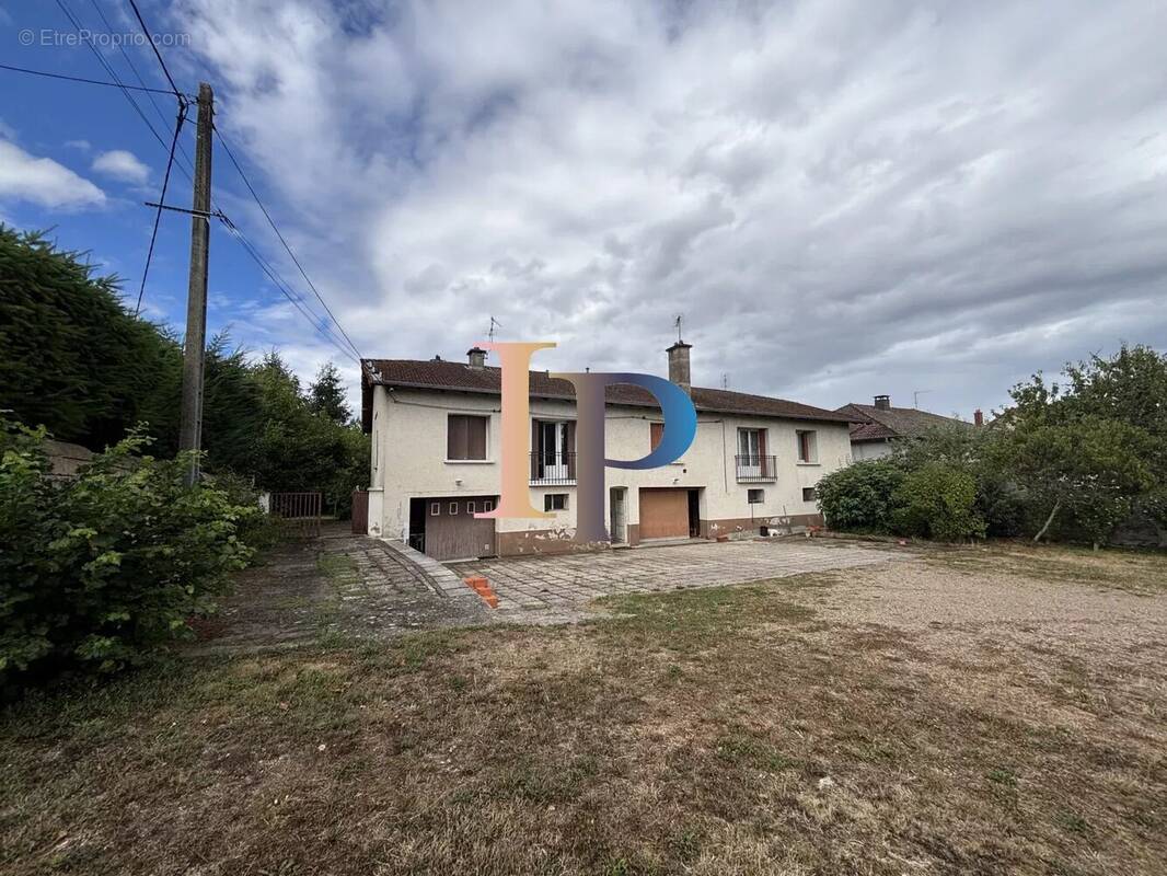 Appartement à CHARLIEU