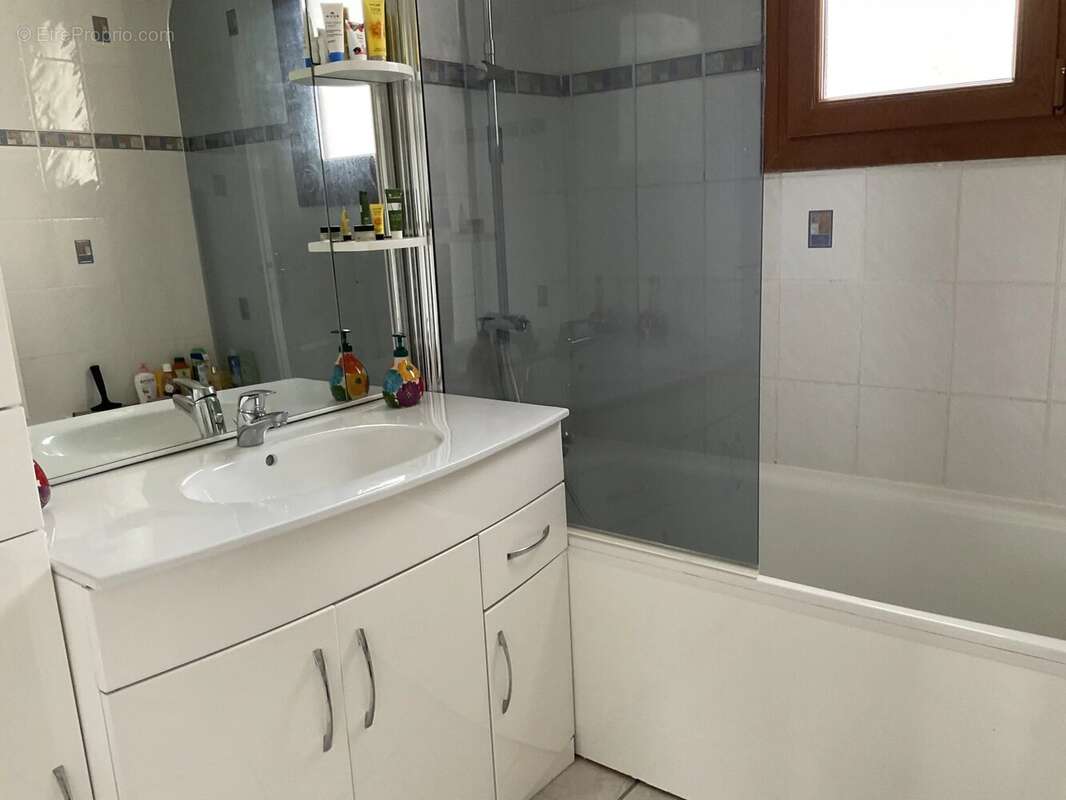 Maison à GROFFLIERS