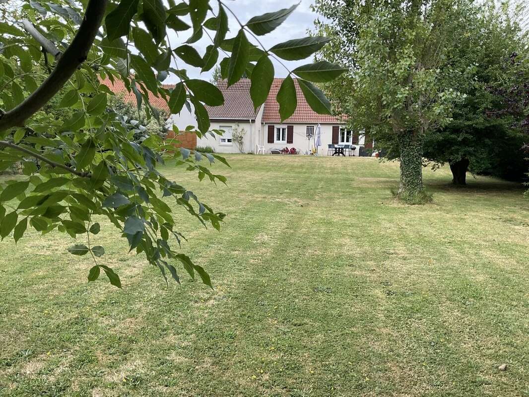 Maison à GROFFLIERS