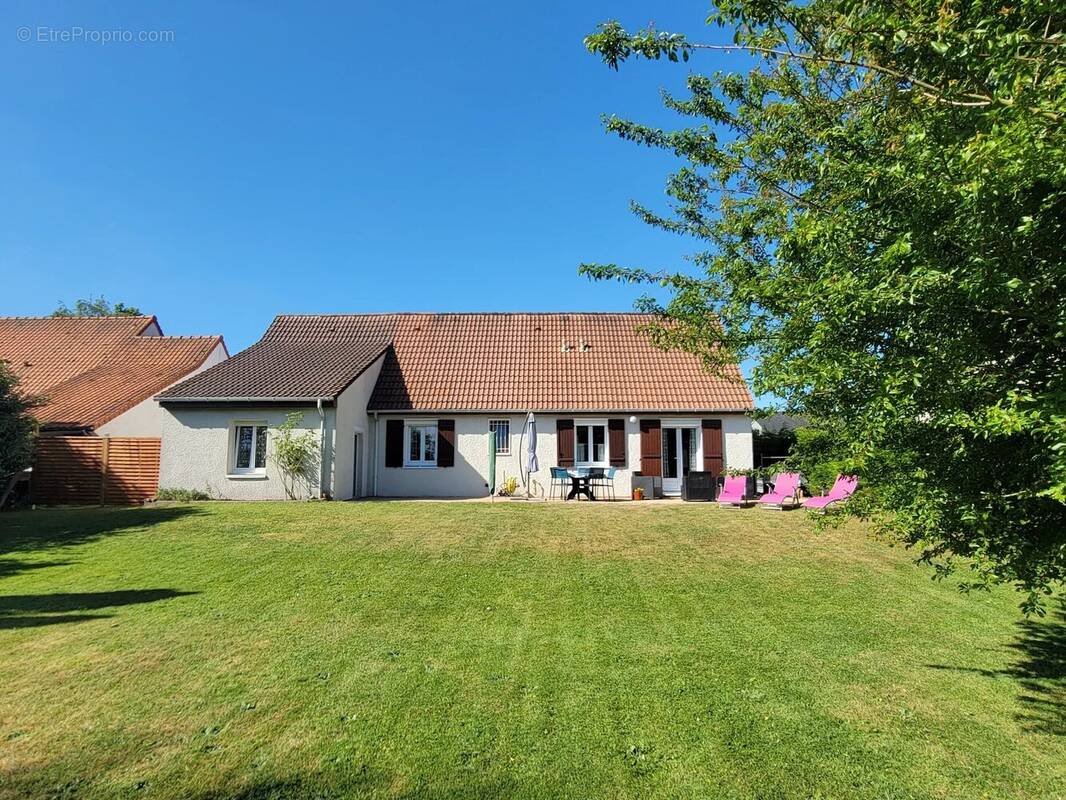 Maison à GROFFLIERS