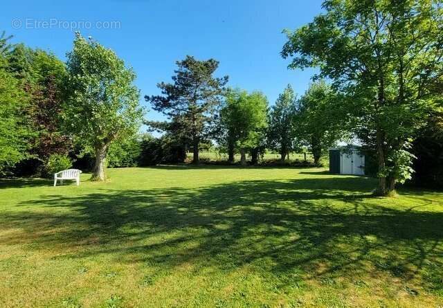 Maison à GROFFLIERS